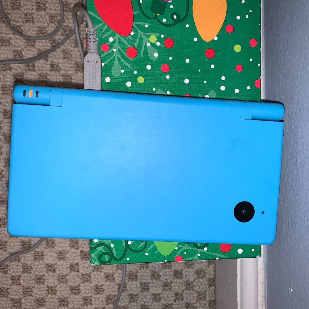 Nintendo DSi Console + Charger